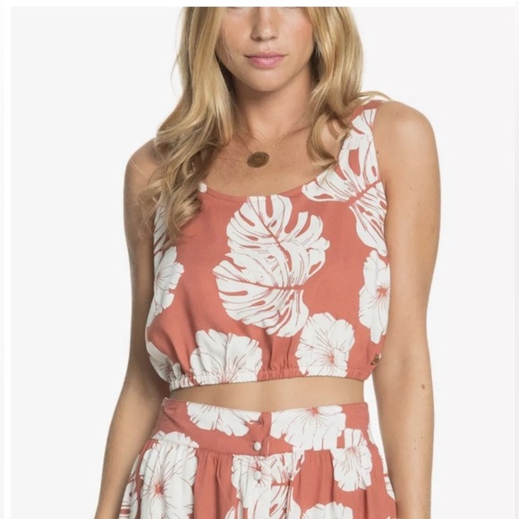 Roxy Tops - 🌟 NEW 🌟 ROXY Women's Silver Glow Printed Top- Size Medium